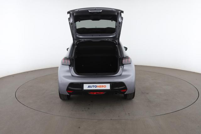Peugeot 208 image 8