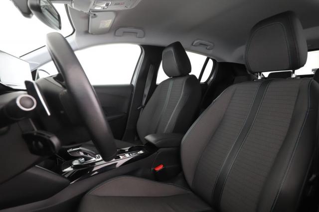 Peugeot 208 image 7