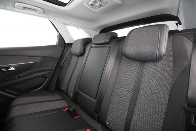 Peugeot 3008 image 2