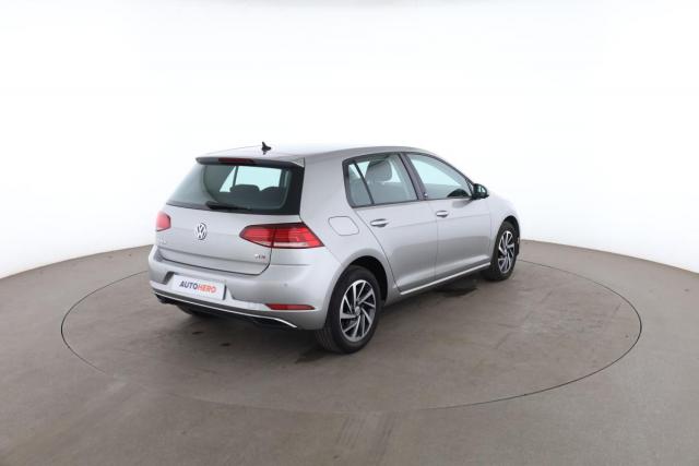 Volkswagen Golf image 7