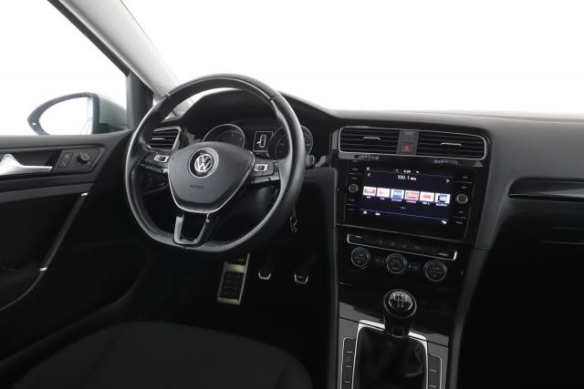 Volkswagen Golf image 6