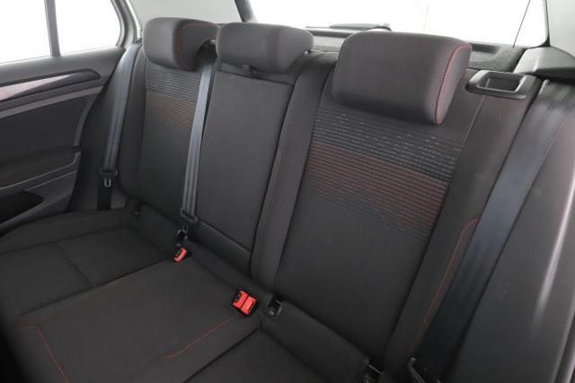 Volkswagen Golf image 2