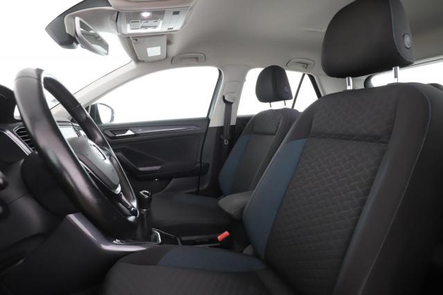 Volkswagen T-Roc image 3
