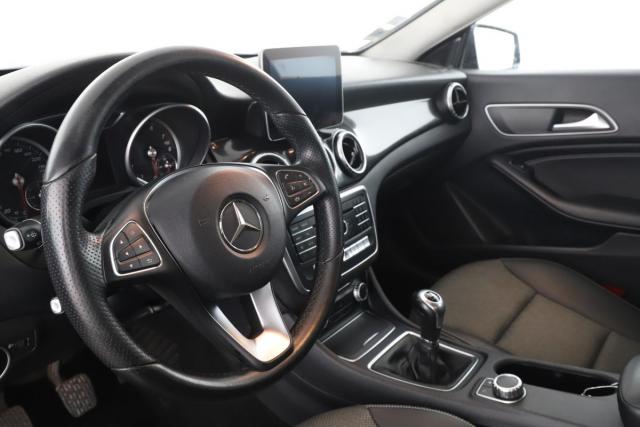 Mercedes Benz Cla Shooting Brake image 6