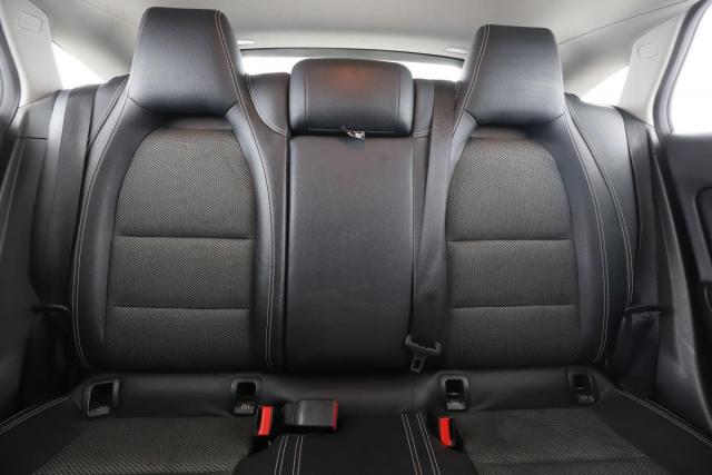 Mercedes Benz Cla Shooting Brake image 4