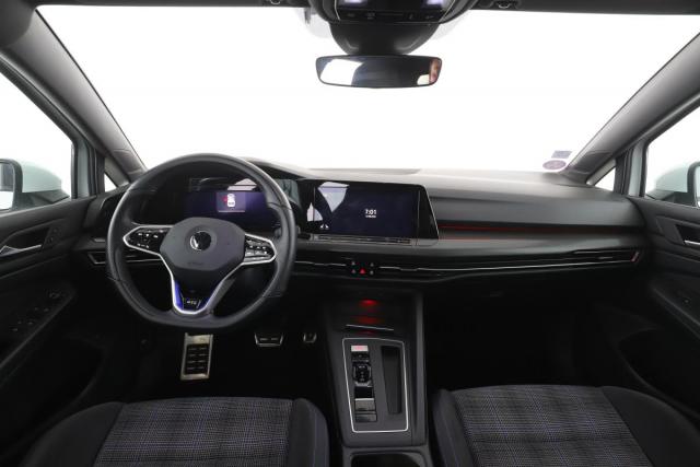Volkswagen Golf image 6