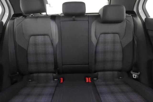 Volkswagen Golf image 8