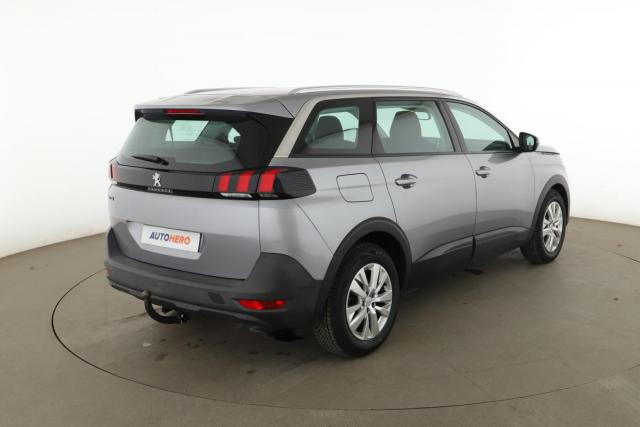 Peugeot 5008 image 1