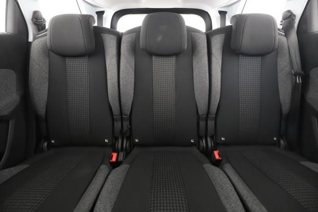 Peugeot 5008 image 2