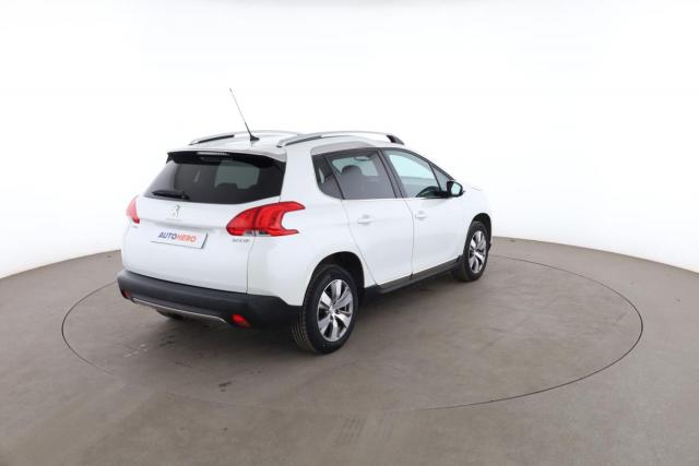 Peugeot 2008 image 2