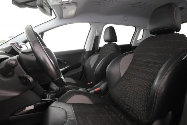 Peugeot 2008 image 5