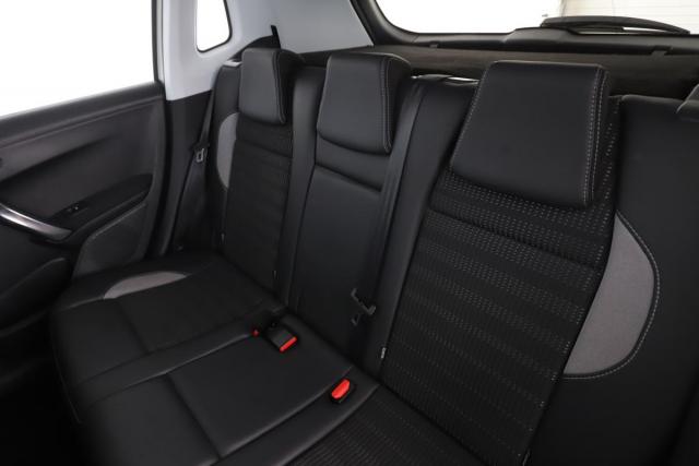 Peugeot 2008 image 8