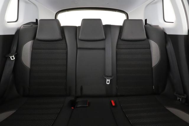 Peugeot 2008 image 3