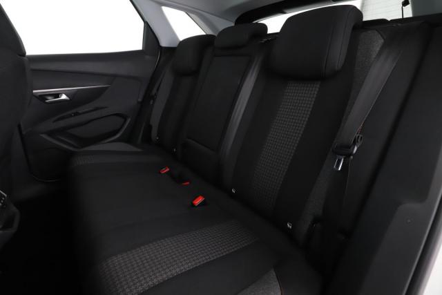 Peugeot 3008 image 2