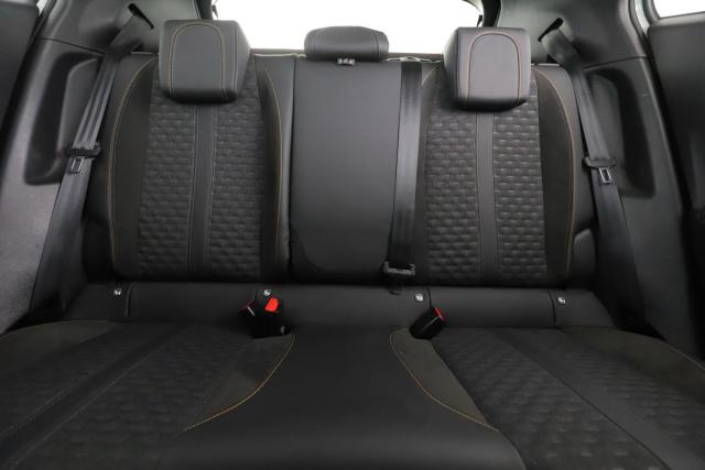Peugeot 2008 image 3