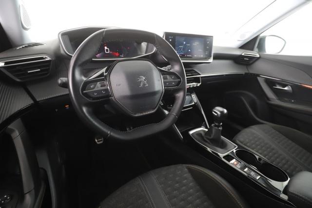 Peugeot 2008 image 6