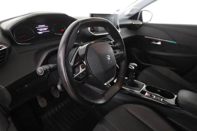 Peugeot 208 image 7