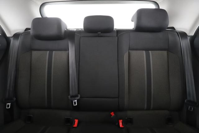 Volkswagen T-Roc image 9