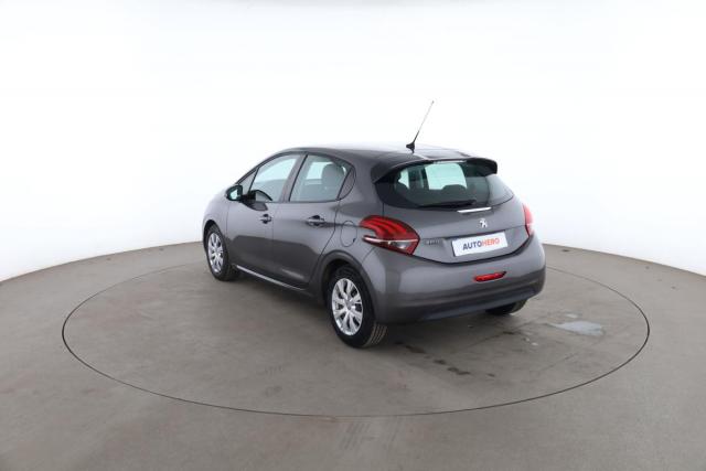 Peugeot 208 image 6