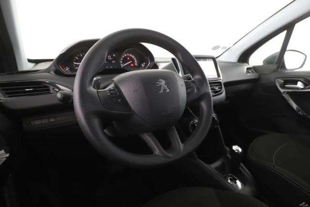 Peugeot 208 image 9