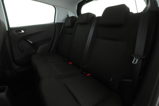 Peugeot 208 image 2