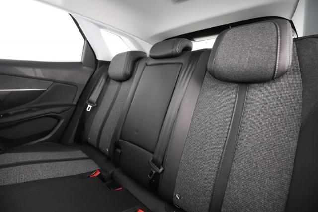 Peugeot 3008 image 3