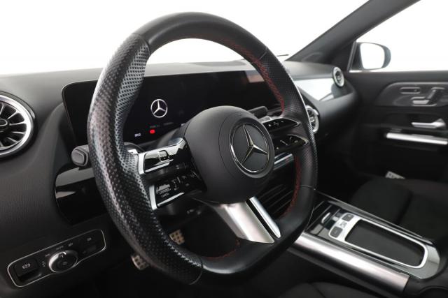 Mercedes Benz Gla image 1