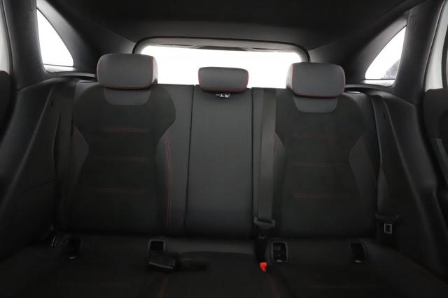 Mercedes Benz Gla image 6