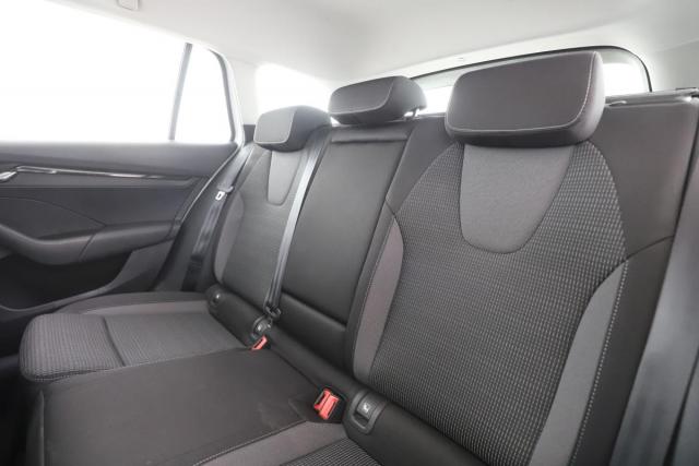 Skoda Octavia image 7