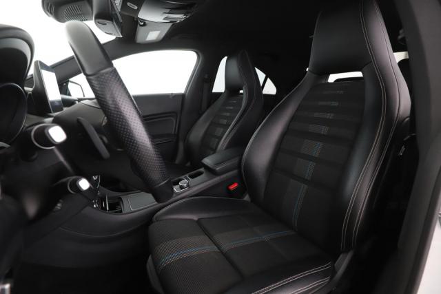 Mercedes Benz Cla image 2