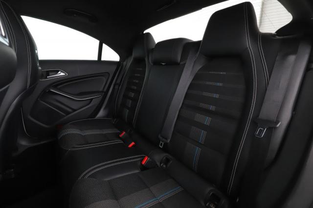 Mercedes Benz Cla image 8