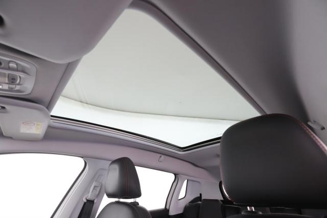 Peugeot 2008 image 8