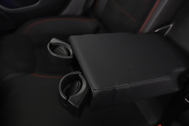 Mercedes Benz Cla image 5