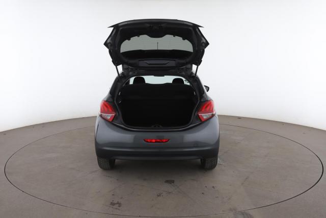 Peugeot 208 image 9