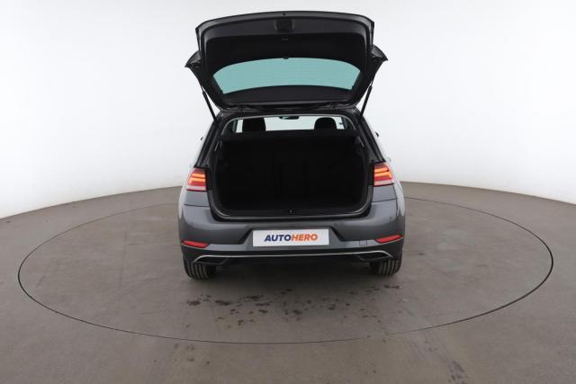 Volkswagen Golf image 8