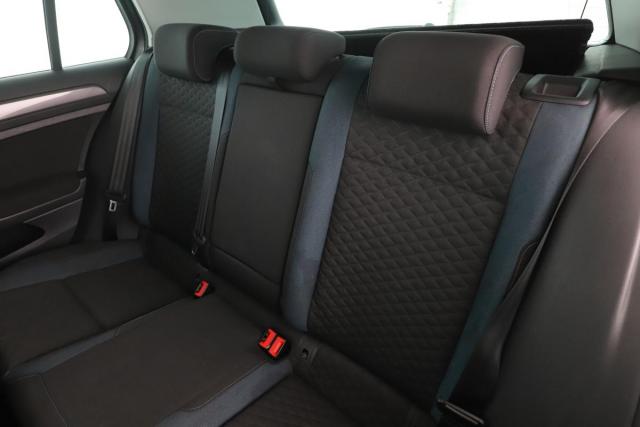 Volkswagen Golf image 5