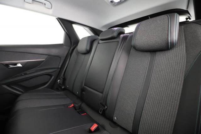 Peugeot 3008 image 2
