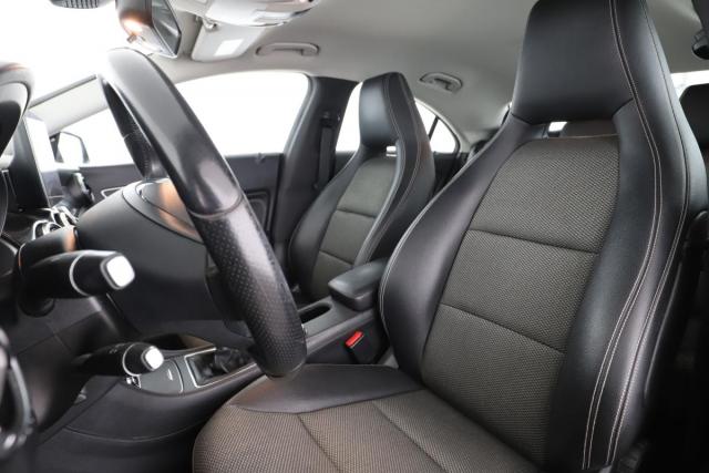 Mercedes Benz Cla image 7