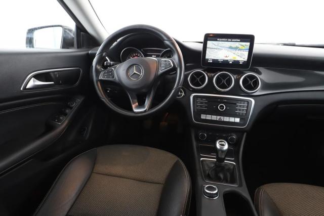 Mercedes Benz Cla image 8
