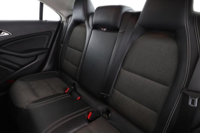 Mercedes Benz Cla image 5