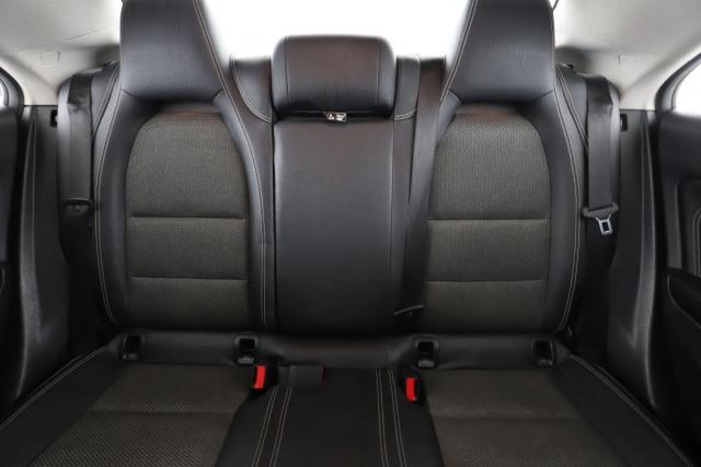 Mercedes Benz Cla image 2