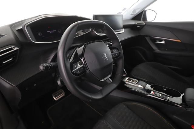 Peugeot 2008 image 3