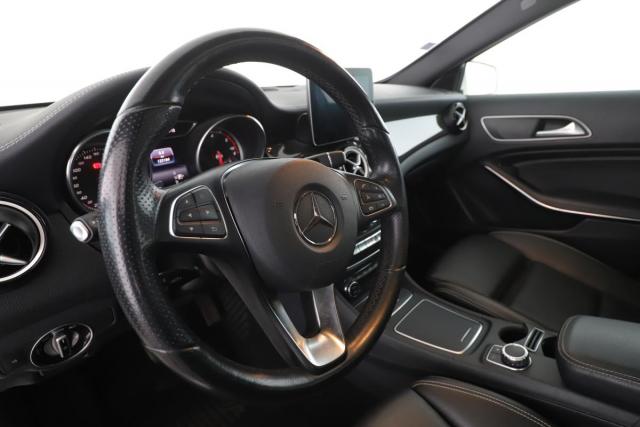 Mercedes Benz Gla image 6
