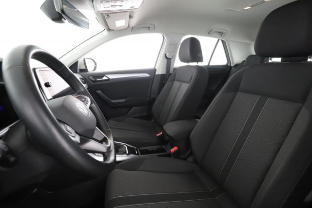 Volkswagen T-Roc image 9