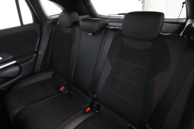 Mercedes Benz Gla image 6