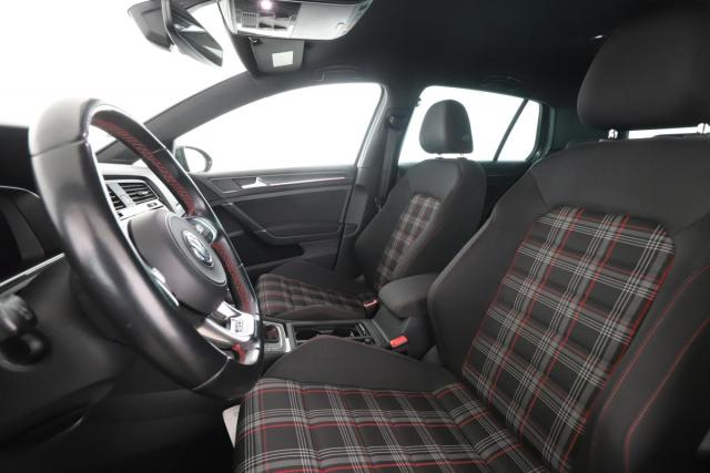 Volkswagen Golf image 2