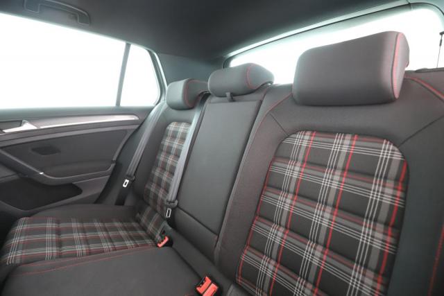 Volkswagen Golf image 5