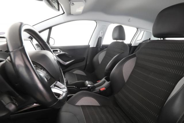 Peugeot 2008 image 7