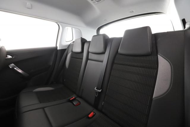 Peugeot 2008 image 3