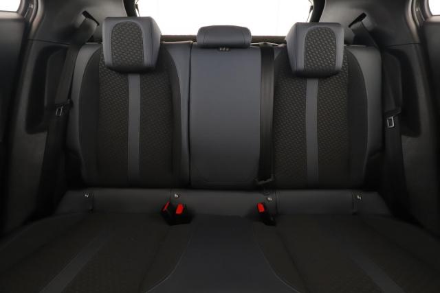 Peugeot 2008 image 7